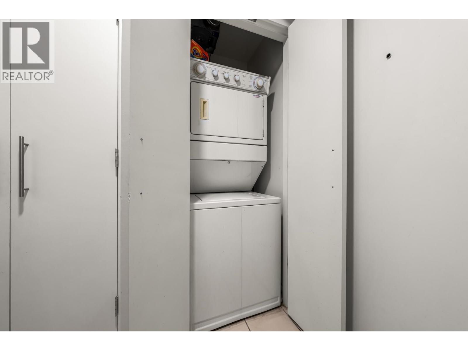 305 989 Beatty Street, Vancouver, British Columbia  V6Z 3C2 - Photo 15 - R3085357