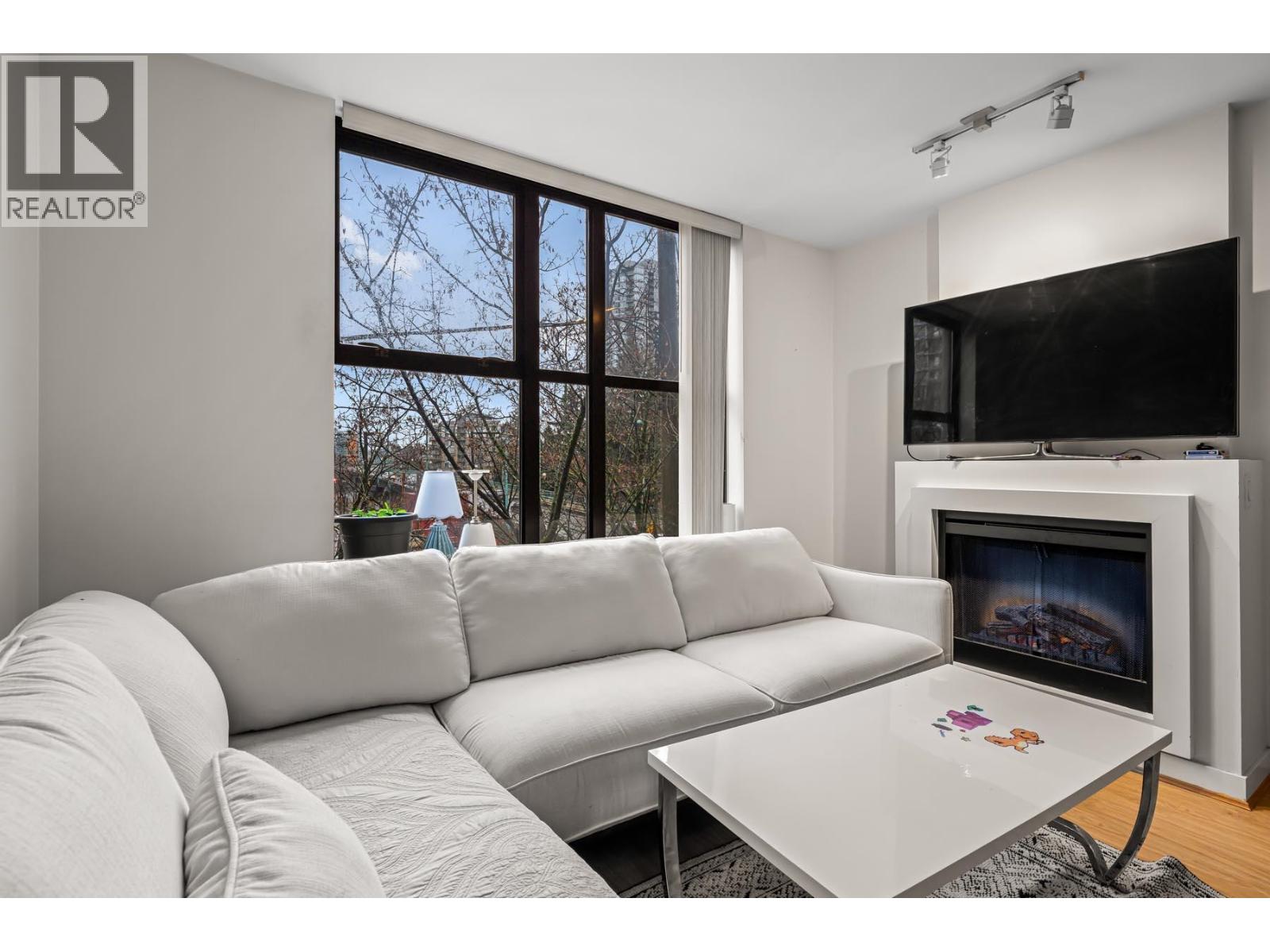 305 989 Beatty Street, Vancouver, British Columbia  V6Z 3C2 - Photo 8 - R3085357