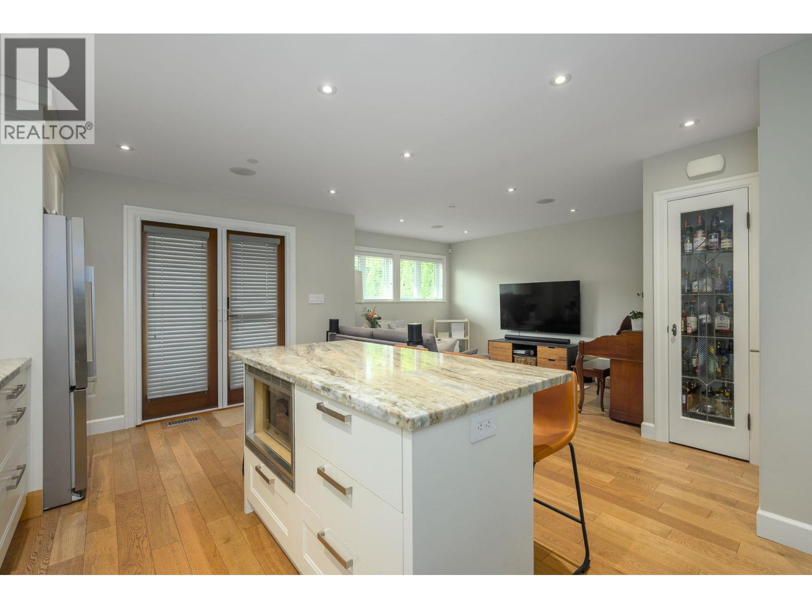 4241 Balkan Street, Vancouver, British Columbia  V5V 3Z4 - Photo 7 - R3085604