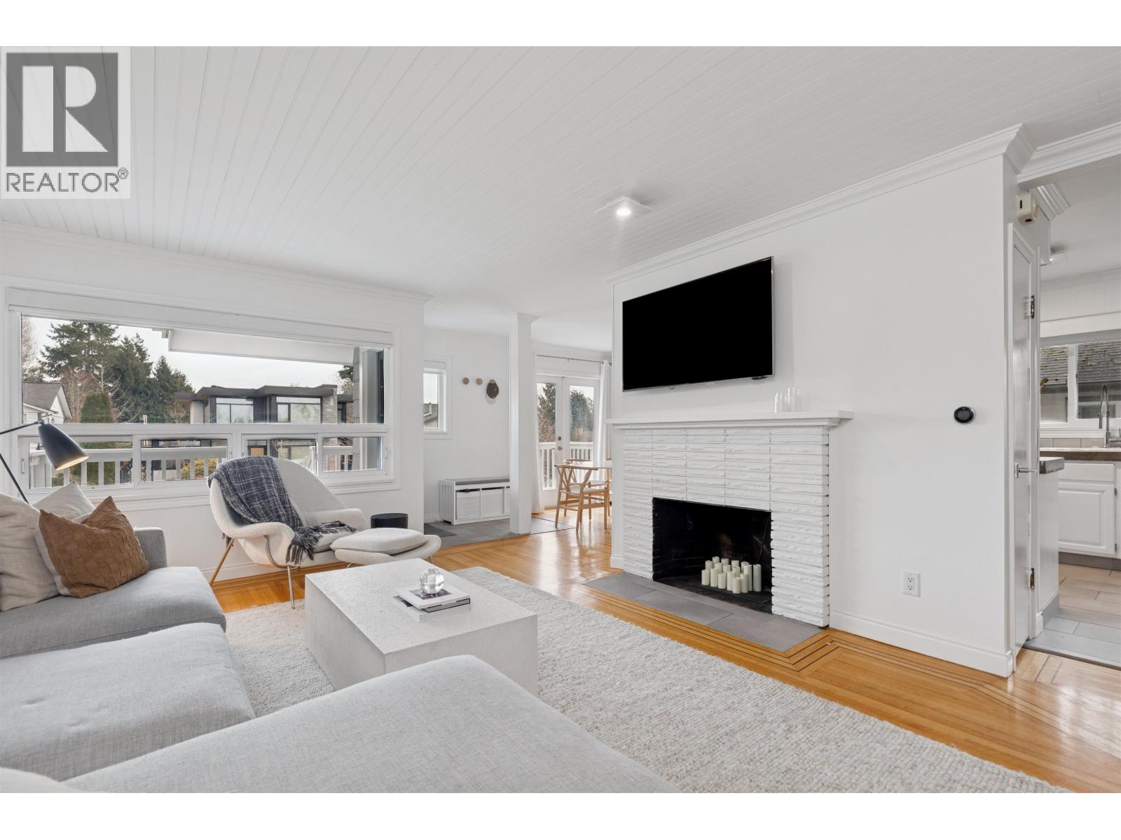 1425 William Avenue, North Vancouver, British Columbia  V7L 4G1 - Photo 2 - R3085614