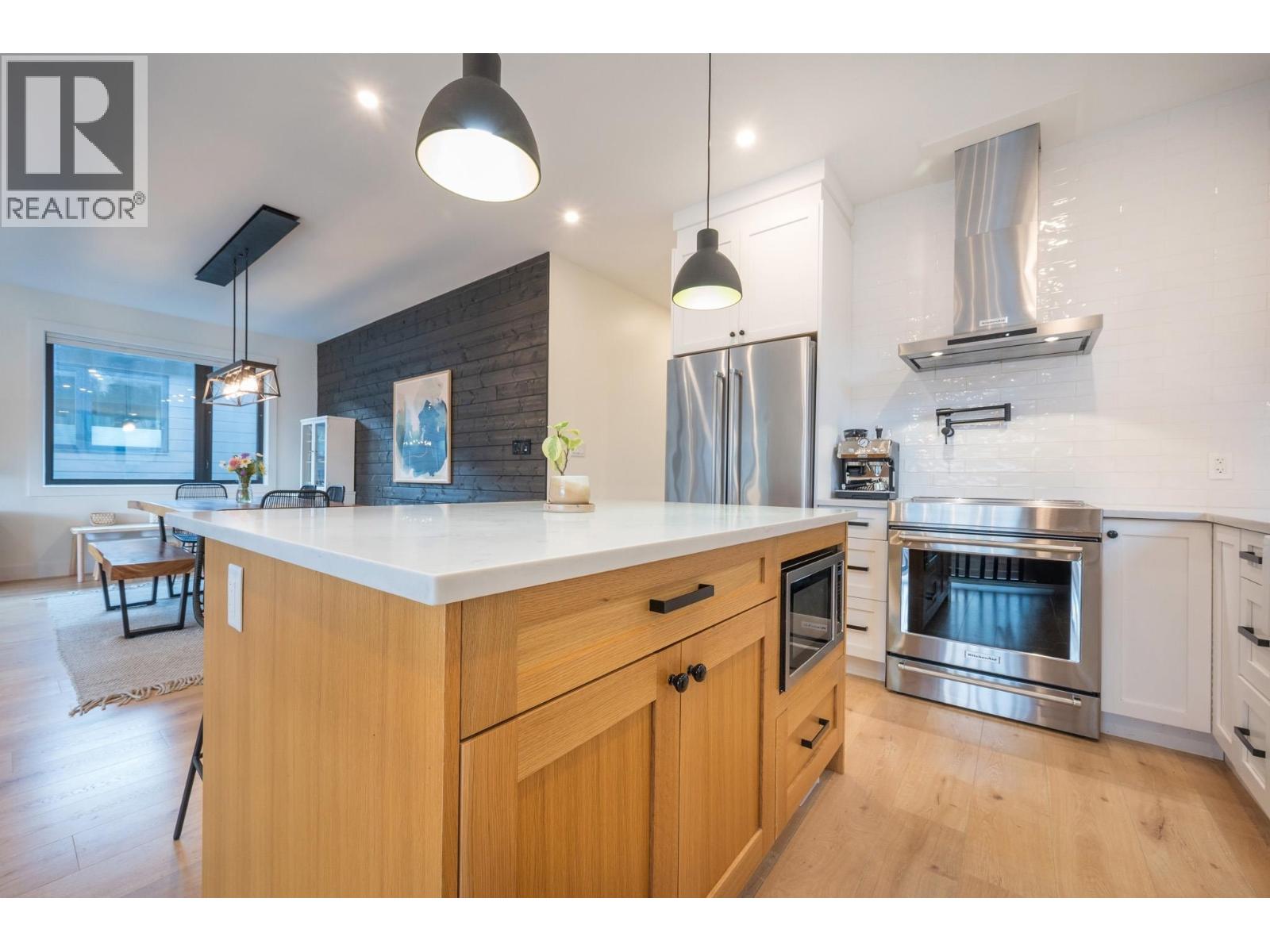 2026 Tiyata Boulevard, Pemberton, British Columbia  V0N 0A7 - Photo 13 - R3085620