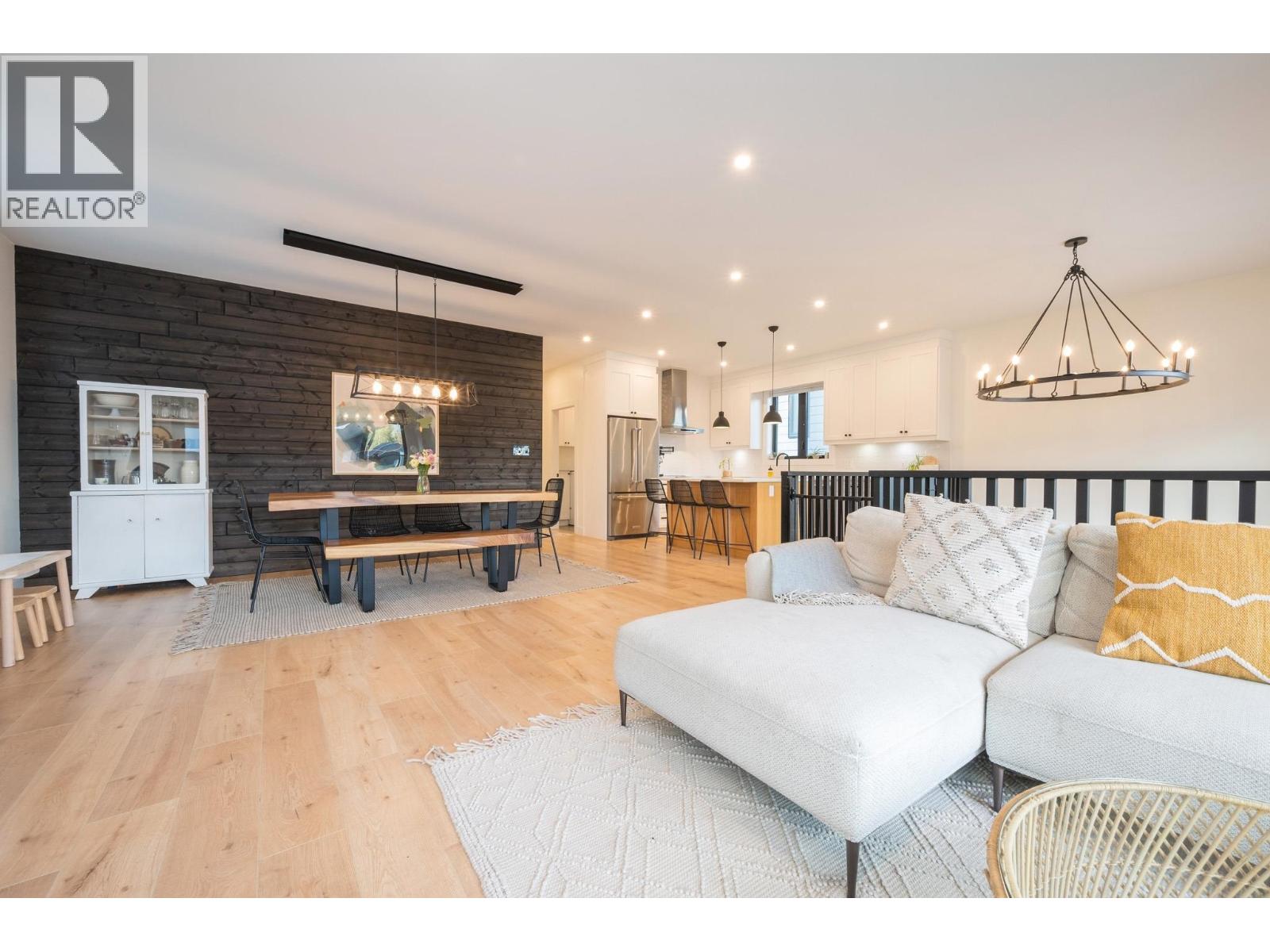 2026 Tiyata Boulevard, Pemberton, British Columbia  V0N 0A7 - Photo 9 - R3085620