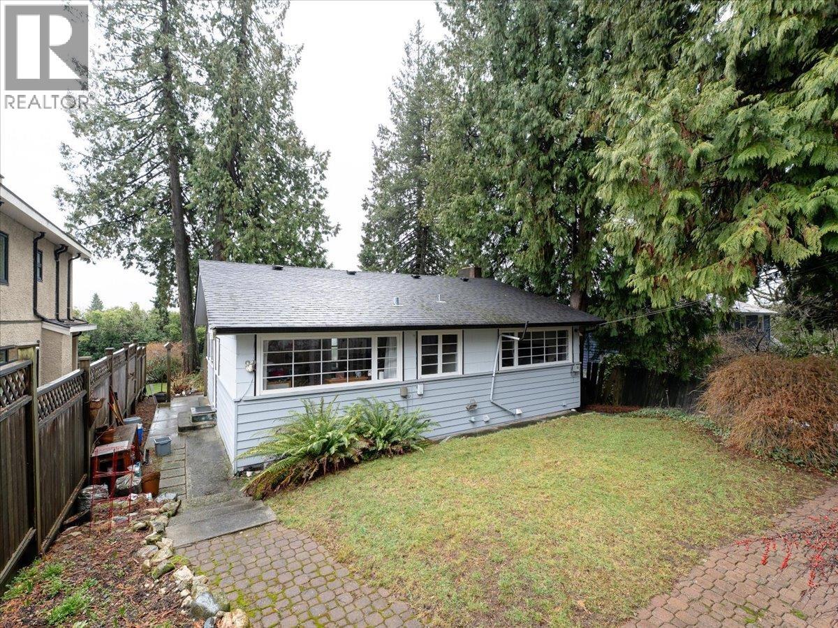322 E 25th Street, North Vancouver, British Columbia  V7N 1A3 - Photo 20 - R3085631