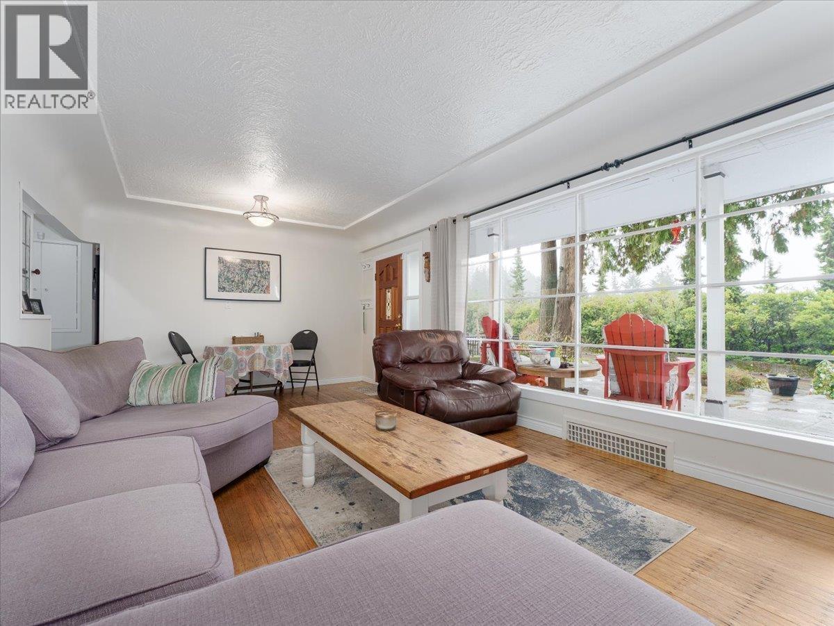 322 E 25th Street, North Vancouver, British Columbia  V7N 1A3 - Photo 5 - R3085631