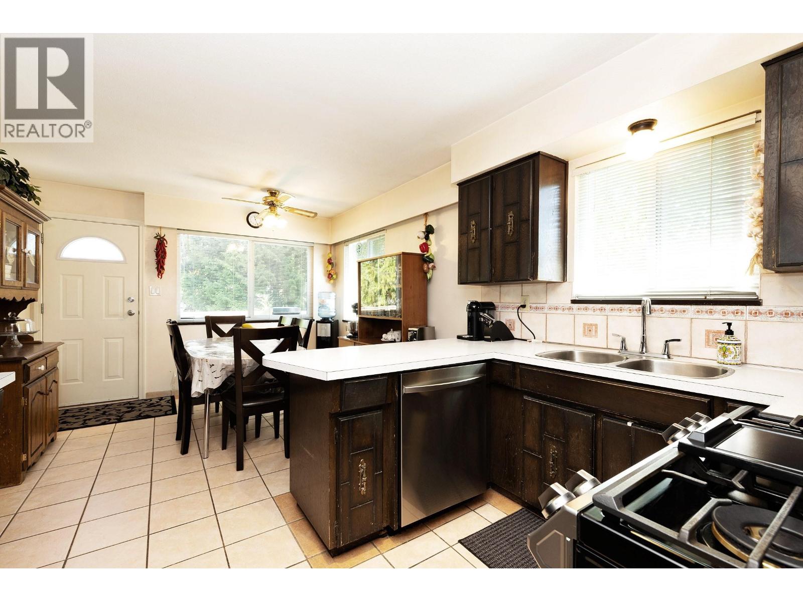 9971 Swansea Drive, Richmond, British Columbia  V7A 1N5 - Photo 8 - R3085649