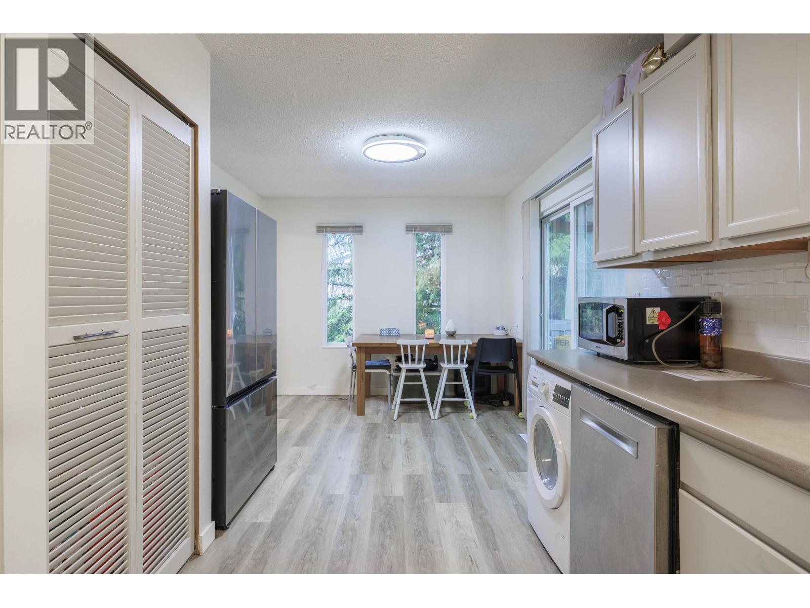 3213 Salt Spring Avenue, Coquitlam, British Columbia  V3E 1E6 - Photo 6 - R3085654