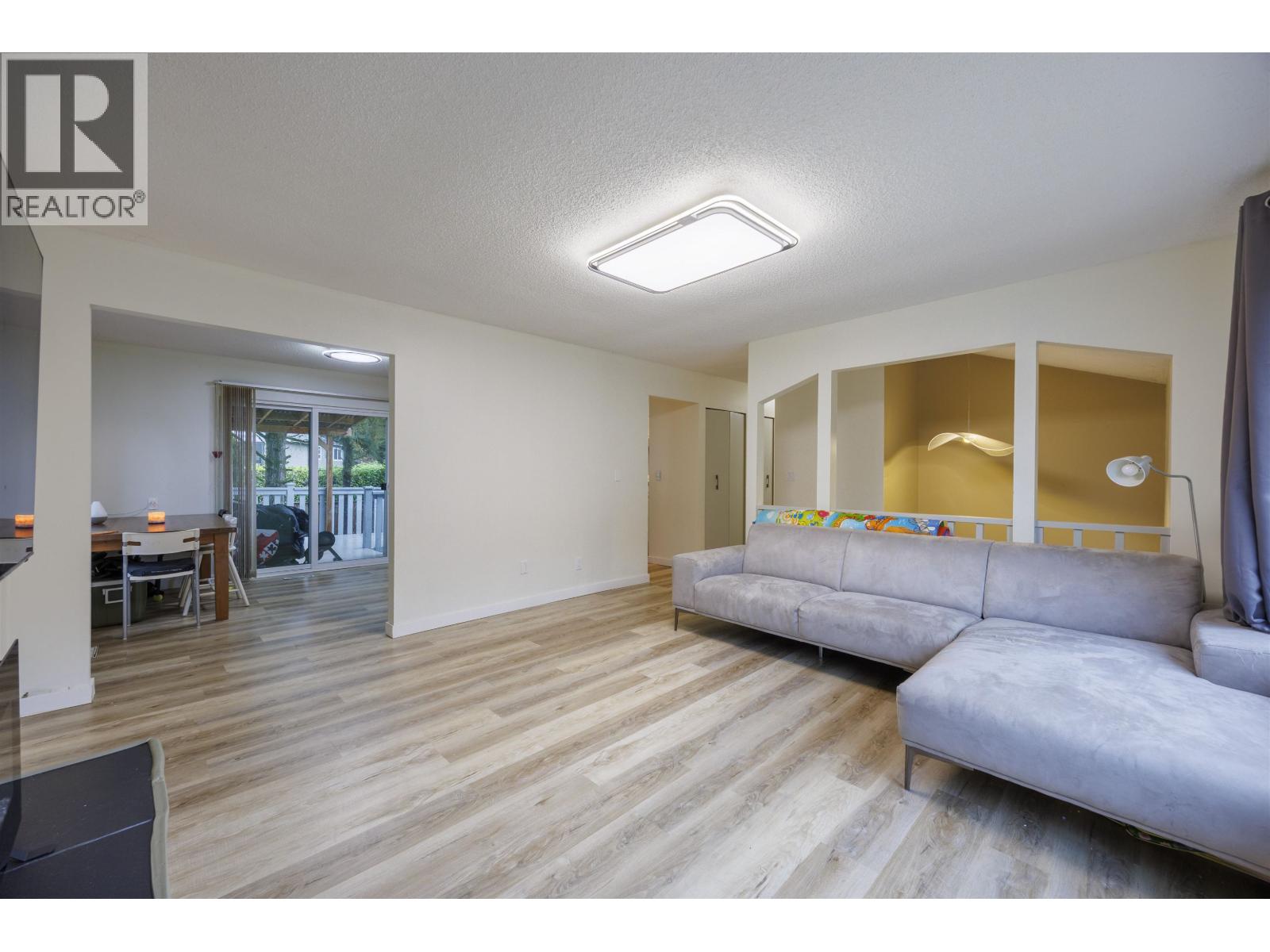 3213 Salt Spring Avenue, Coquitlam, British Columbia  V3E 1E6 - Photo 9 - R3085654