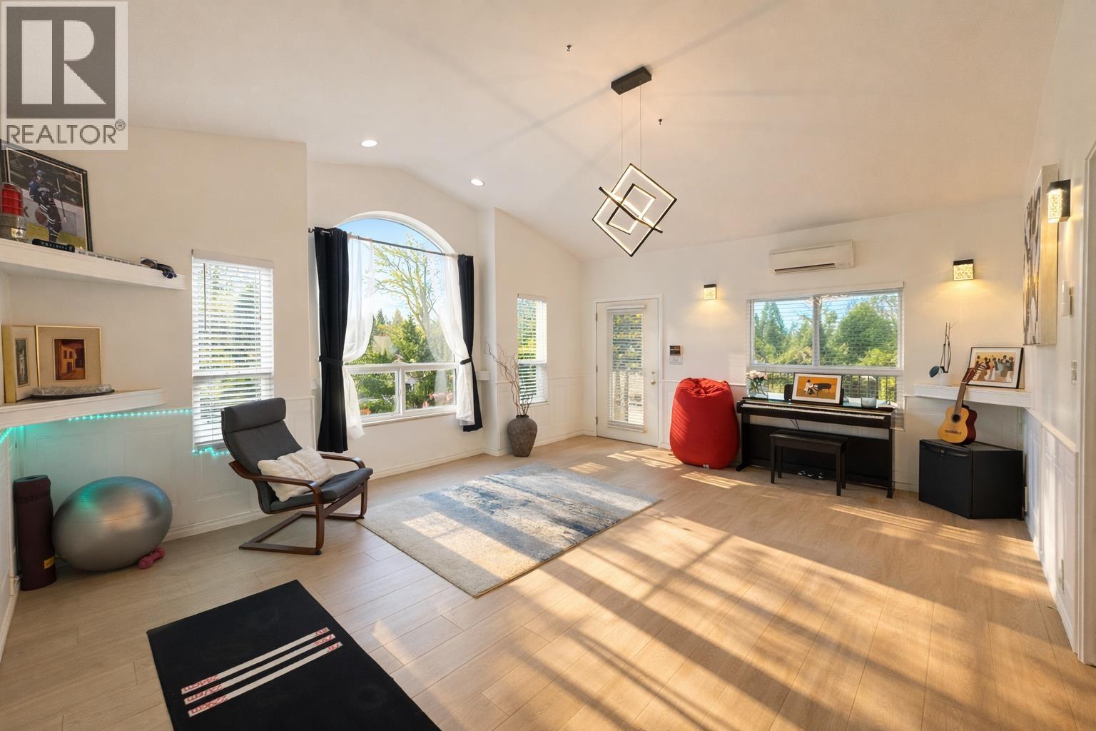 21124 Glenwood Avenue, Maple Ridge, British Columbia  V2X 8K5 - Photo 15 - R3085661