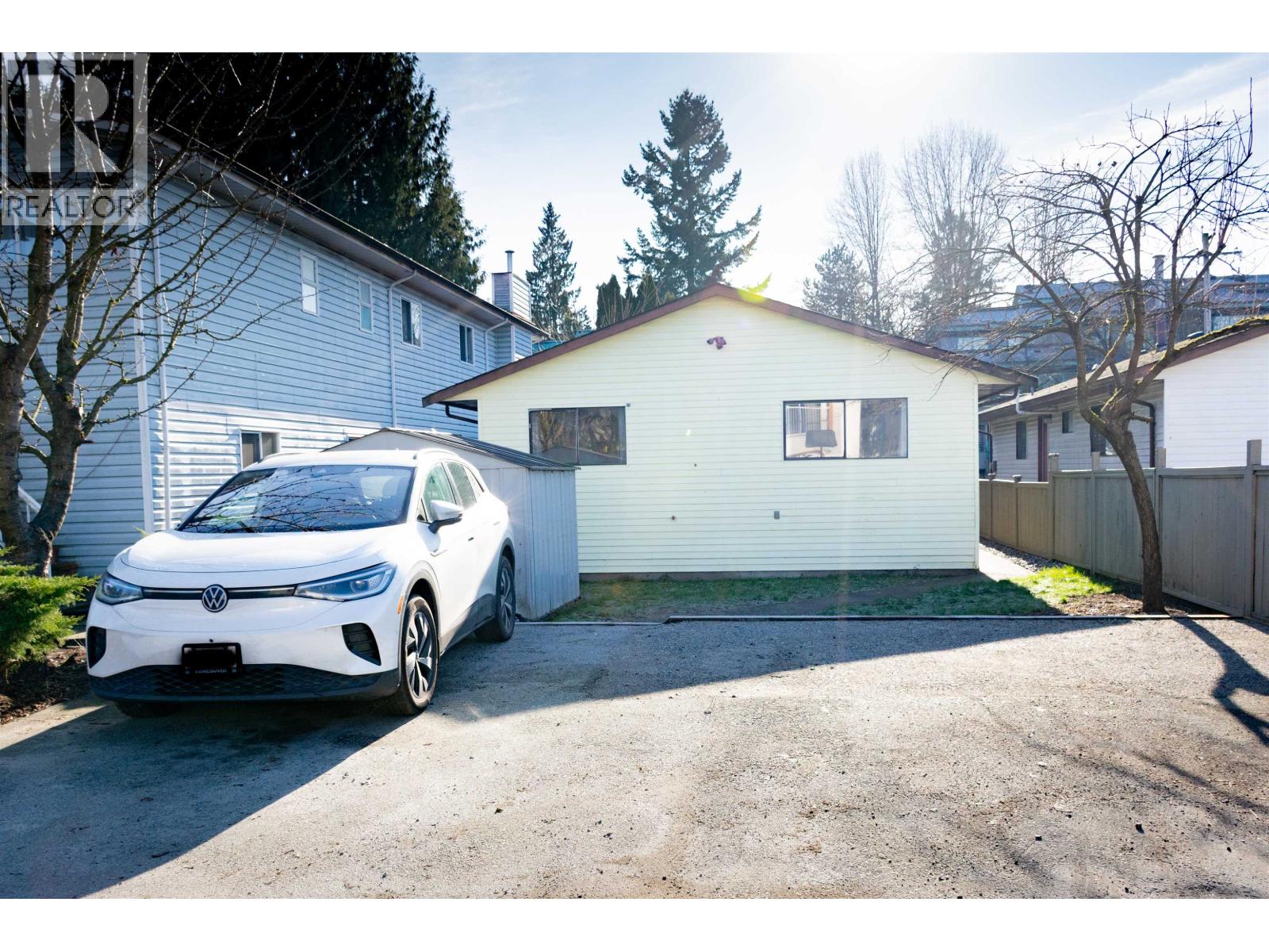 1951 Coquitlam Avenue, Port Coquitlam, British Columbia  V3B 1J2 - Photo 2 - R3085637