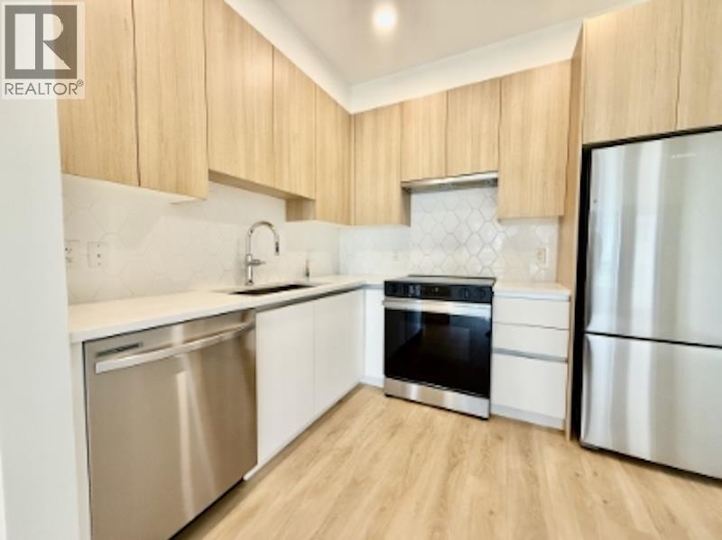 101 11907 223 Street, Maple Ridge, British Columbia  V4R 2G3 - Photo 1 - R3085658