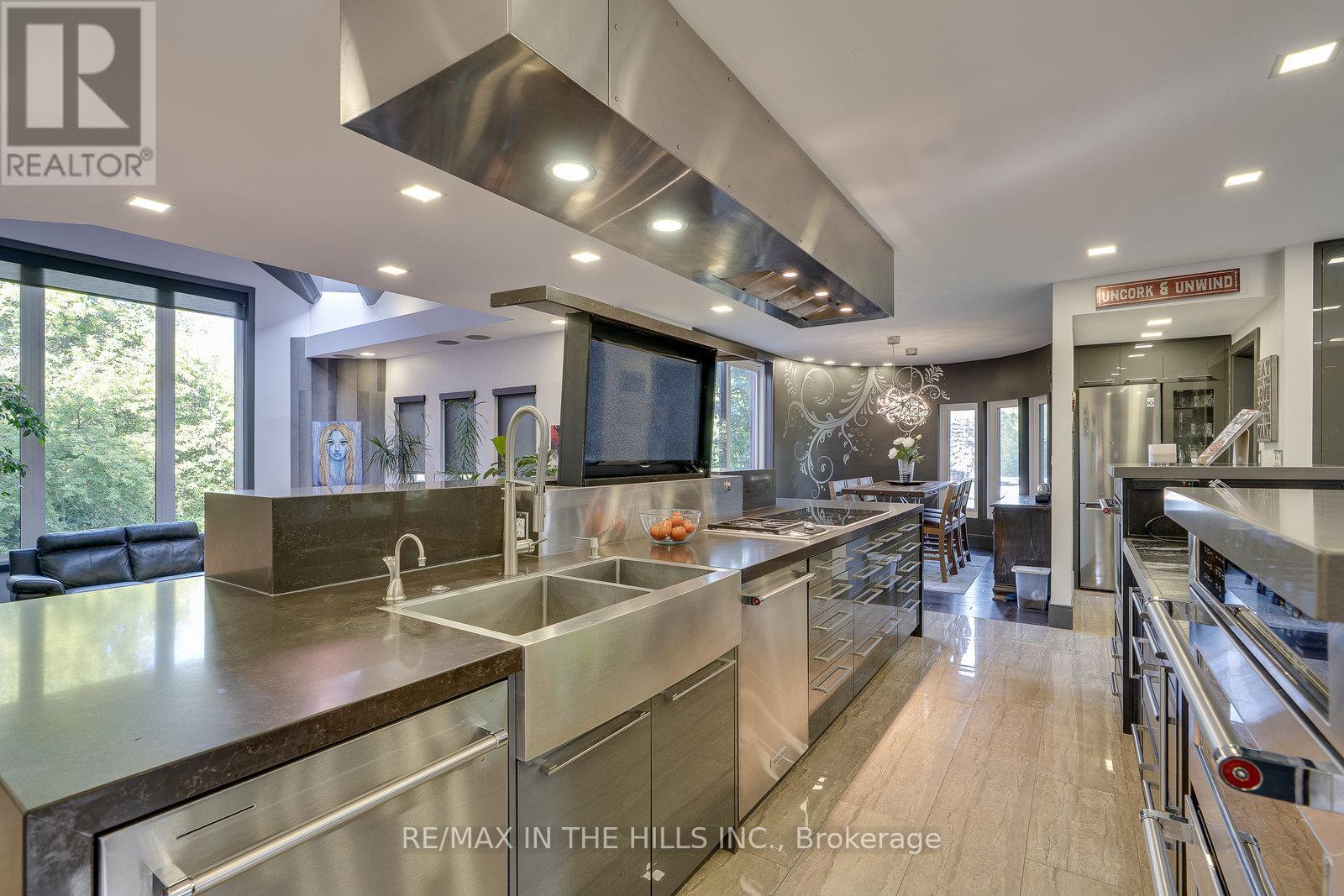 21 Bartley Drive, Caledon, Ontario  L7E 0N1 - Photo 11 - W12409056