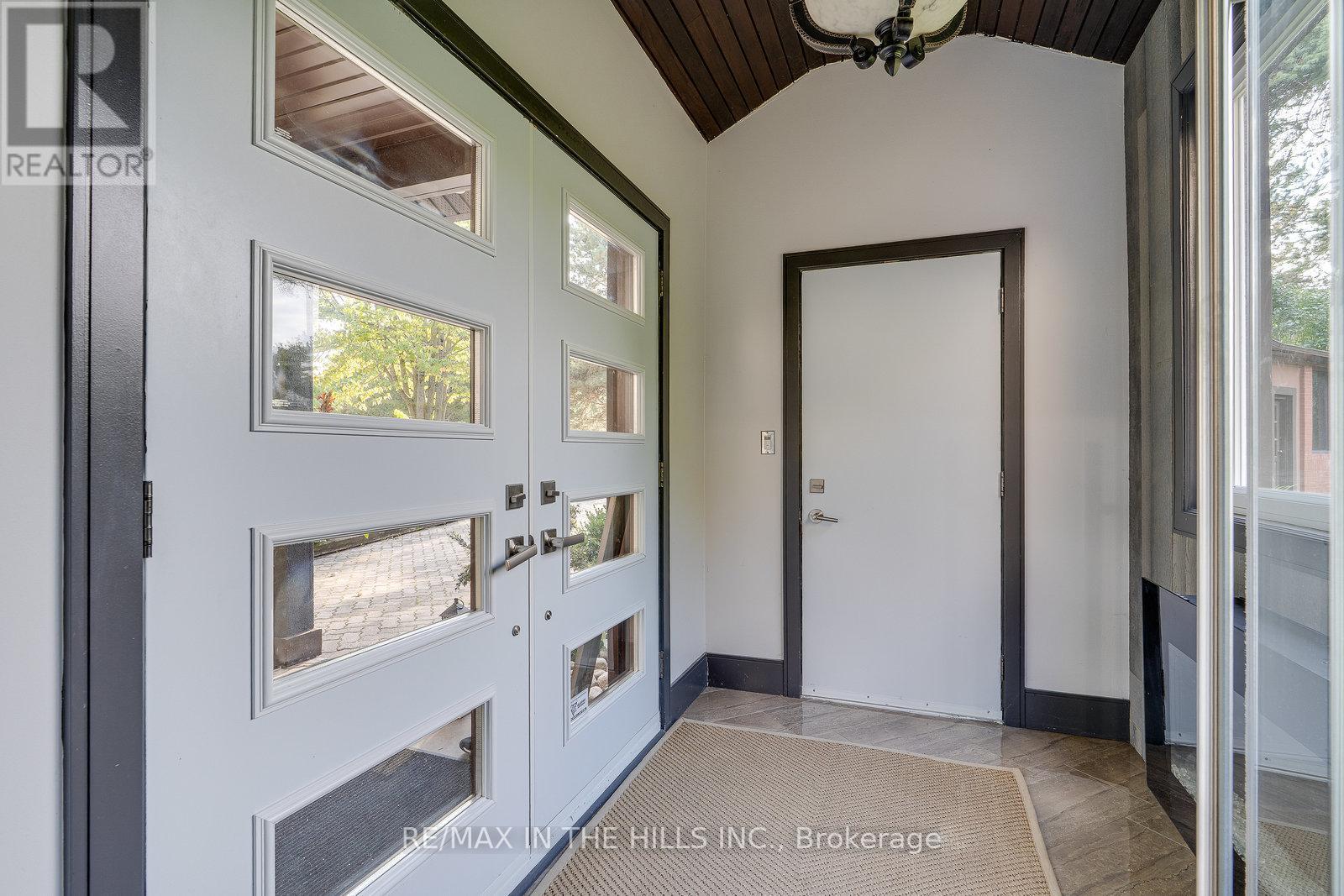 21 Bartley Drive, Caledon, Ontario  L7E 0N1 - Photo 6 - W12409056