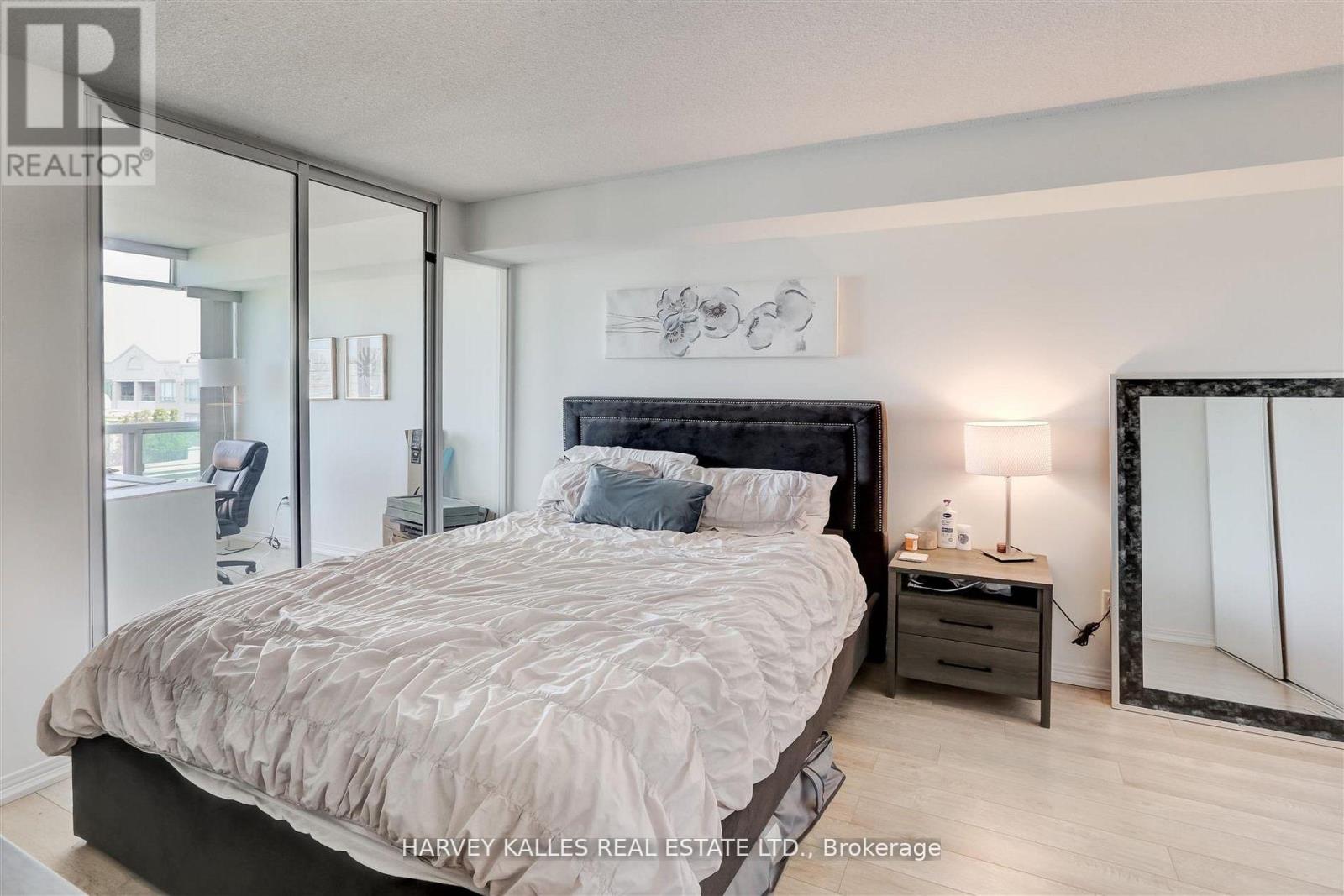 1018 - 942 Yonge Street, Toronto, Ontario  M4W 3S8 - Photo 24 - C12751068