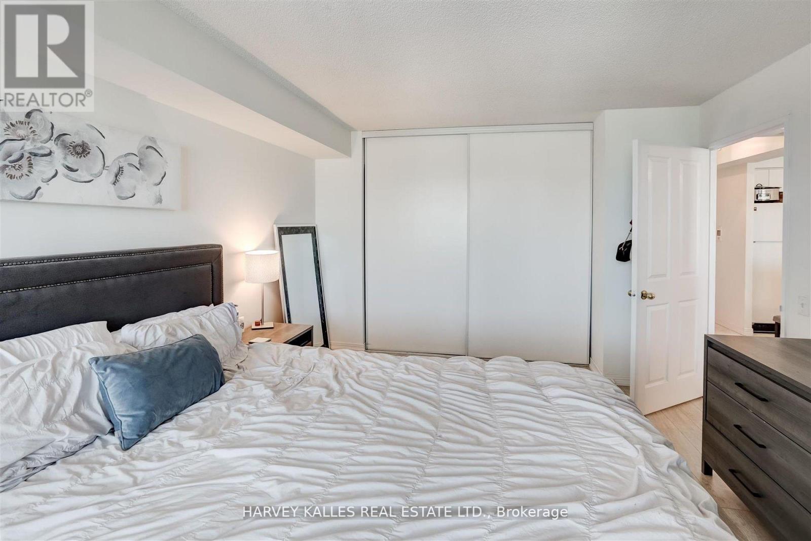 1018 - 942 Yonge Street, Toronto, Ontario  M4W 3S8 - Photo 26 - C12751068