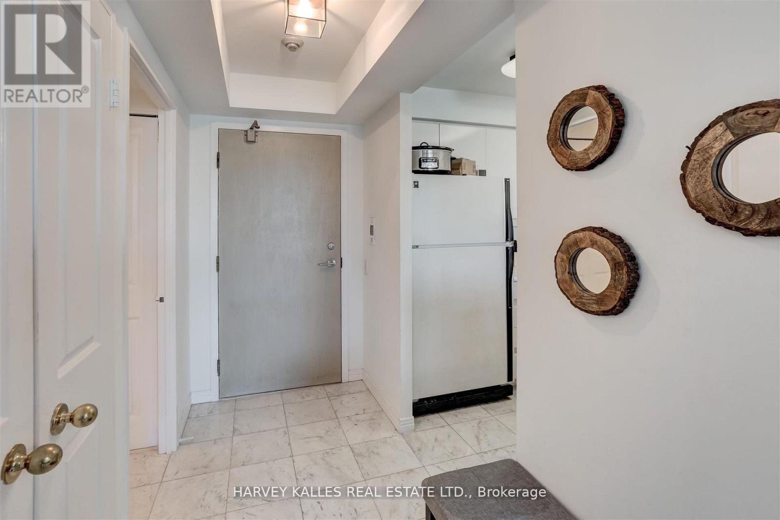 1018 - 942 Yonge Street, Toronto, Ontario  M4W 3S8 - Photo 6 - C12751068