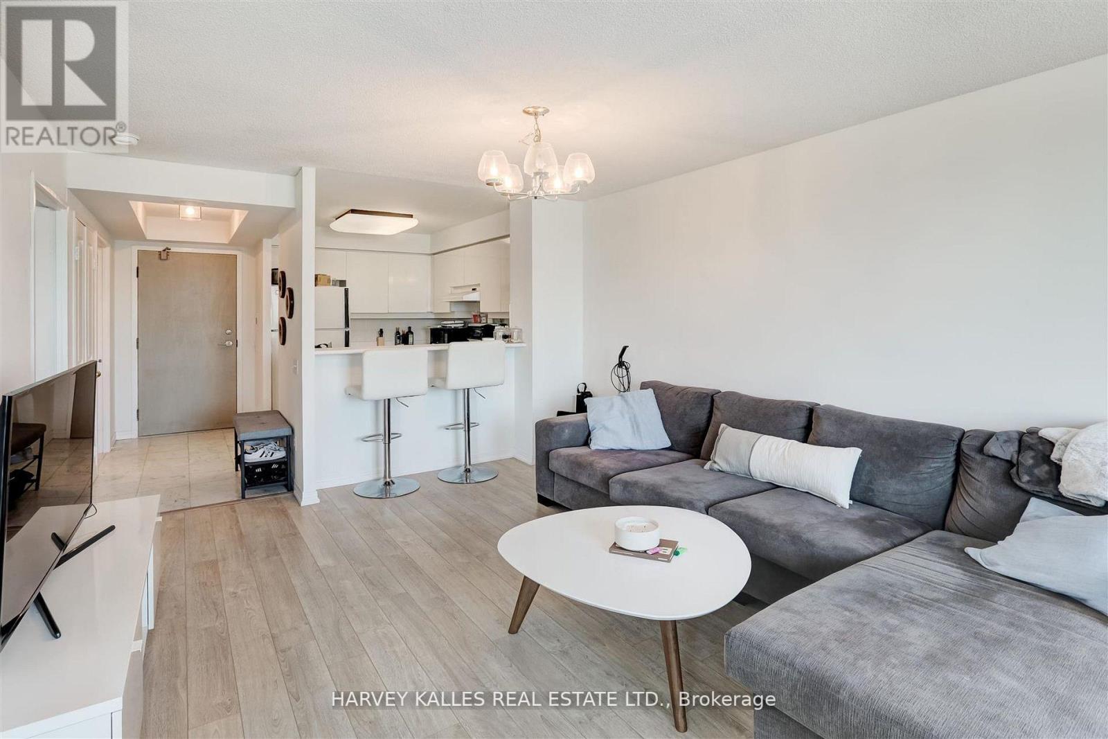 1018 - 942 Yonge Street, Toronto, Ontario  M4W 3S8 - Photo 9 - C12751068