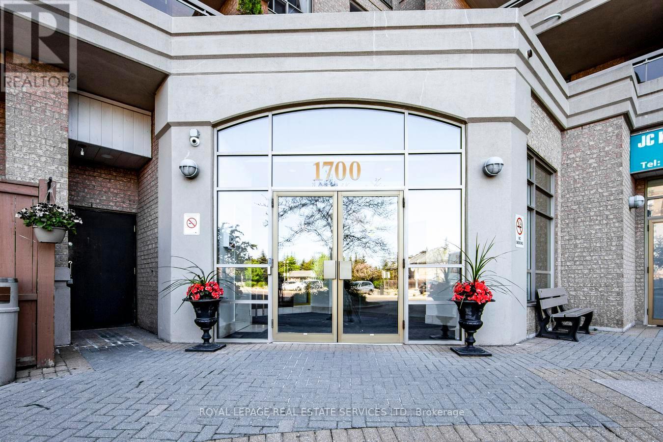 901 - 1700 Eglinton Avenue E, Toronto, Ontario  M4A 2X4 - Photo 2 - C12751070