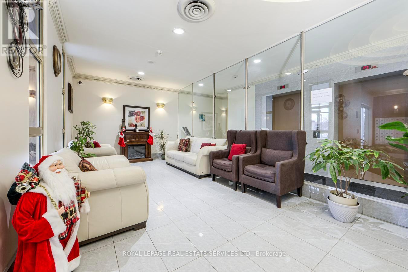 901 - 1700 Eglinton Avenue E, Toronto, Ontario  M4A 2X4 - Photo 3 - C12751070