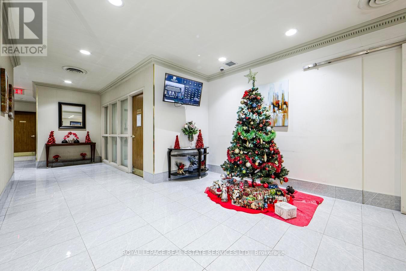 901 - 1700 Eglinton Avenue E, Toronto, Ontario  M4A 2X4 - Photo 4 - C12751070