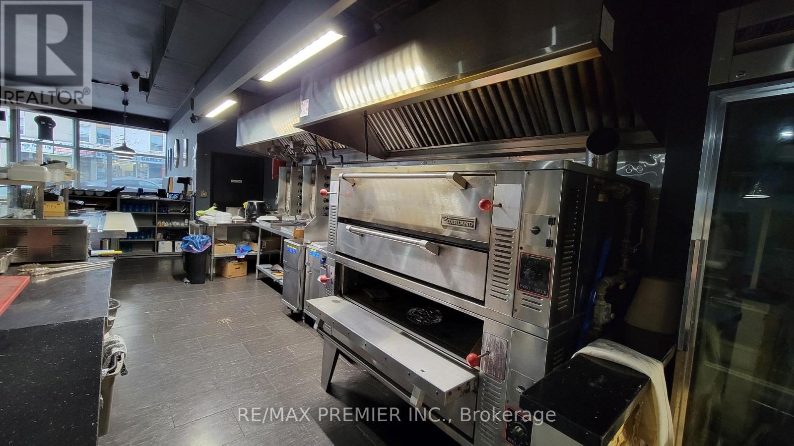 Main - 940 Danforth Avenue, Toronto, Ontario  M4J 1L9 - Photo 10 - E12751088