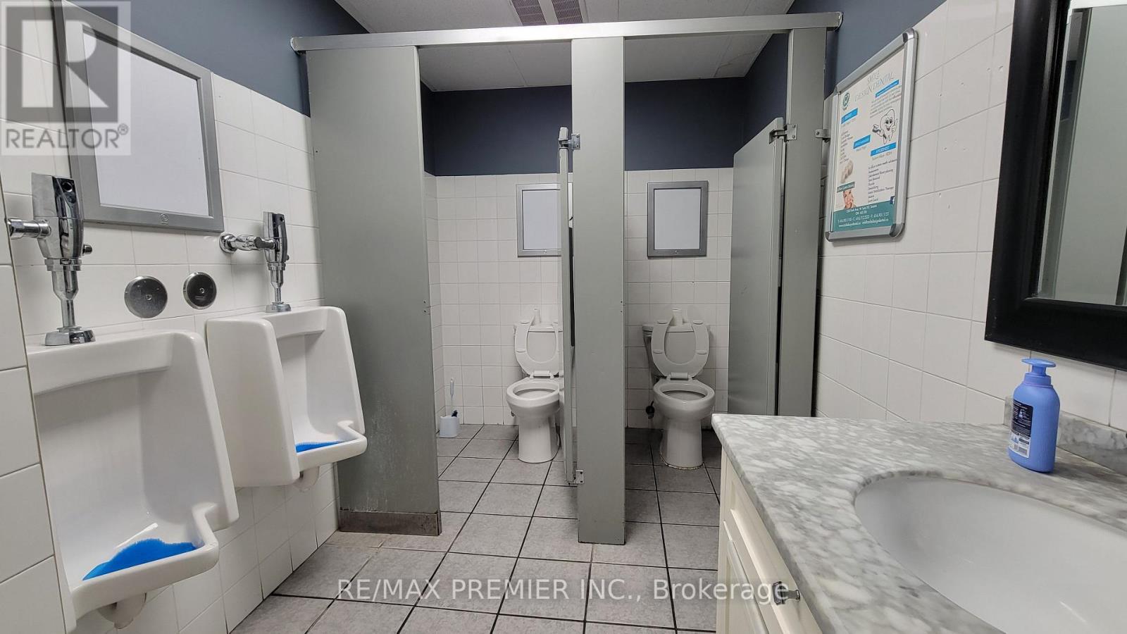 Main - 940 Danforth Avenue, Toronto, Ontario  M4J 1L9 - Photo 12 - E12751088