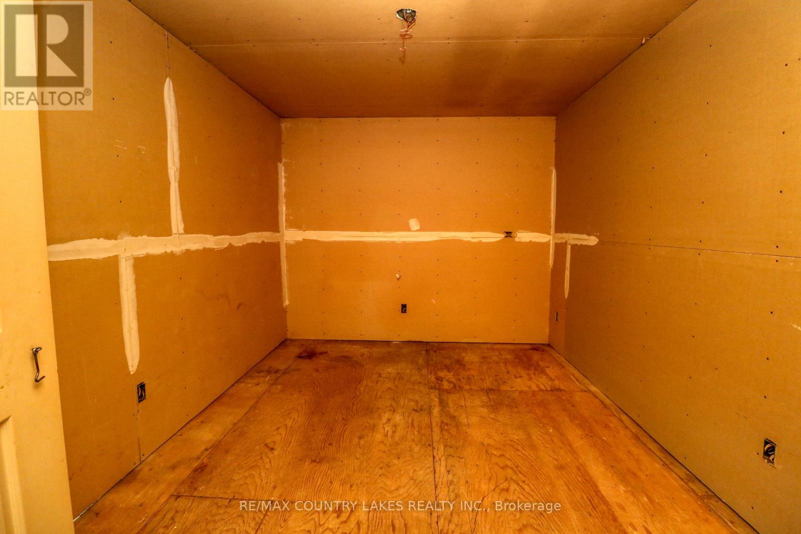 31254 Lake Ridge Road, Georgina, Ontario  L0E 1N0 - Photo 17 - N12751060