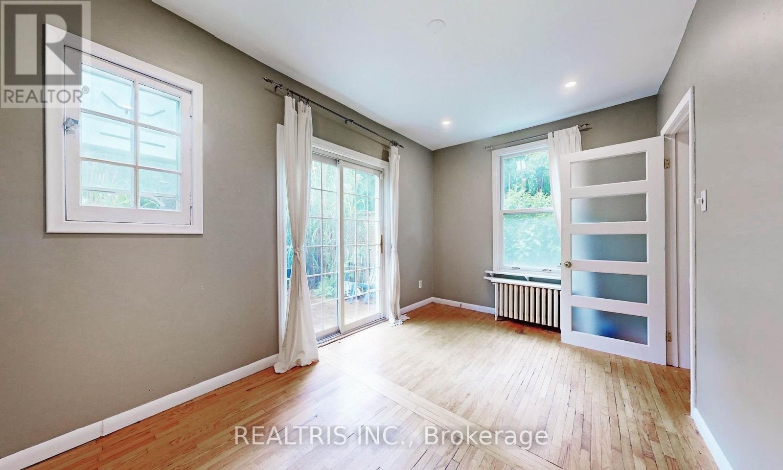 149 Worsley Street, Barrie, Ontario  L4M 1M3 - Photo 28 - S12751106