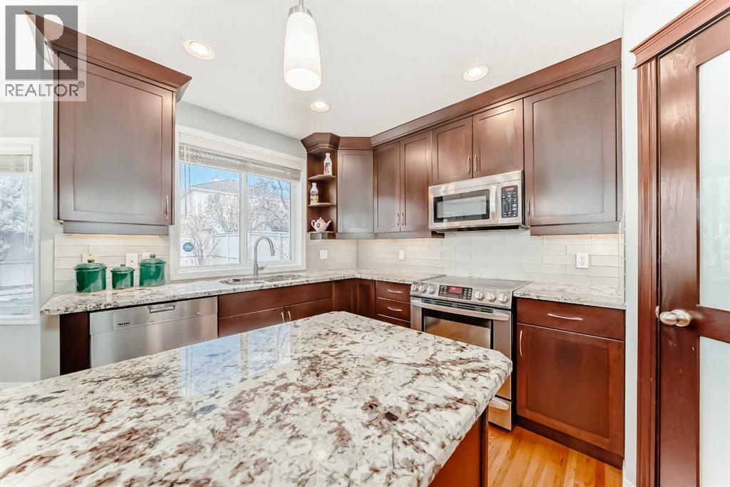 6 Mt Yamnuska Court Se, Calgary, Alberta  T2Z 2T8 - Photo 9 - A2268320