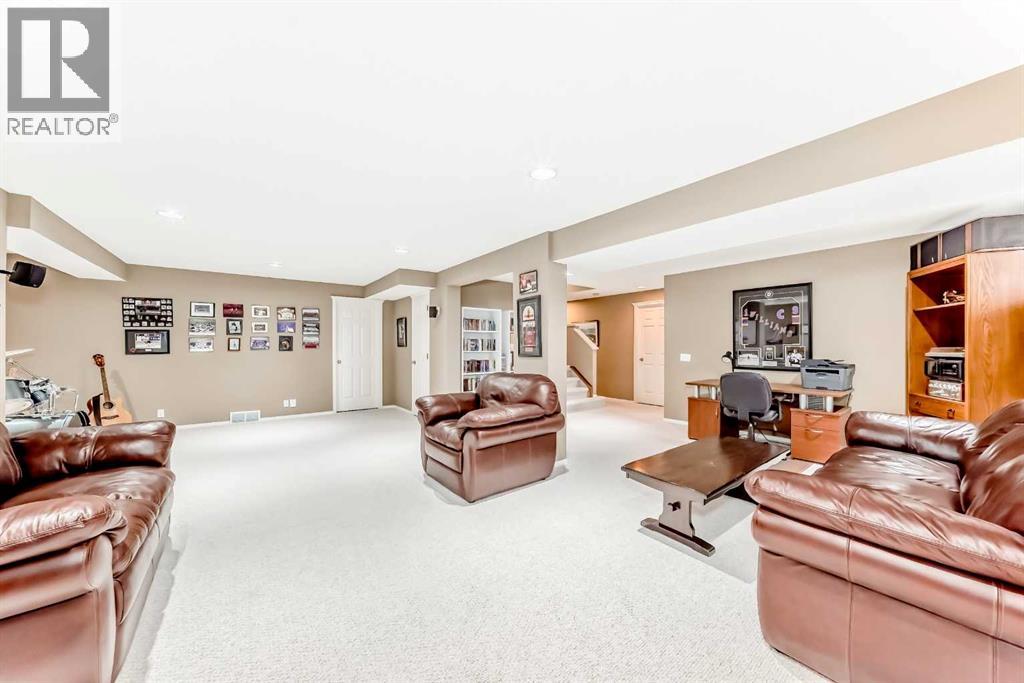 6 Mt Yamnuska Court Se, Calgary, Alberta  T2Z 2T8 - Photo 33 - A2268320