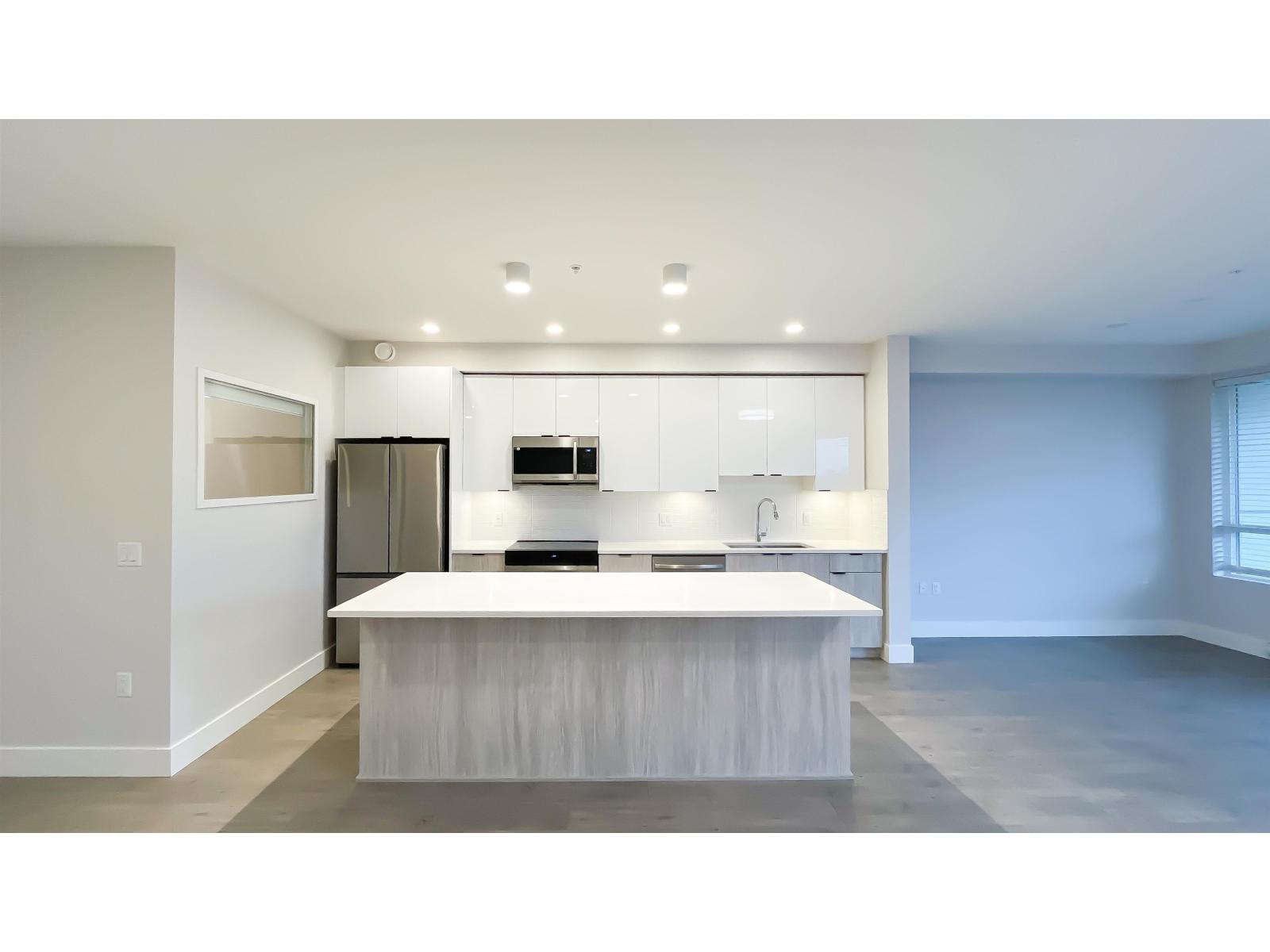 304 20061 FRASER HIGHWAY, Langley, British Columbia