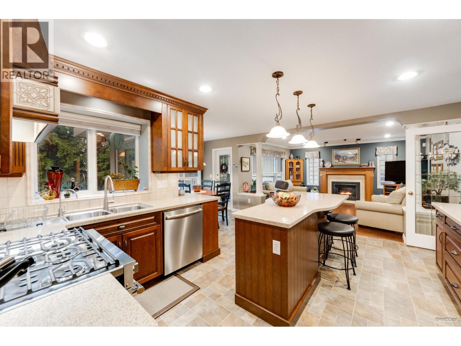 1415 Garibaldi Place, Coquitlam, British Columbia  V3E 2S6 - Photo 7 - R3085232