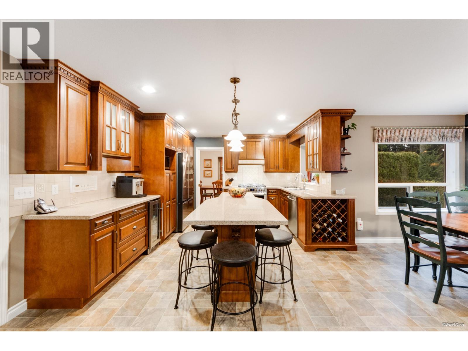 1415 Garibaldi Place, Coquitlam, British Columbia  V3E 2S6 - Photo 10 - R3085232