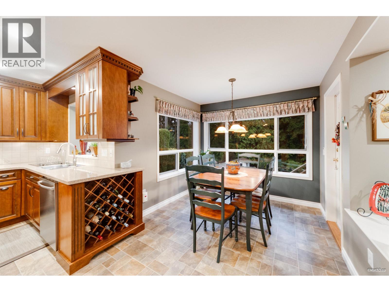 1415 Garibaldi Place, Coquitlam, British Columbia  V3E 2S6 - Photo 11 - R3085232