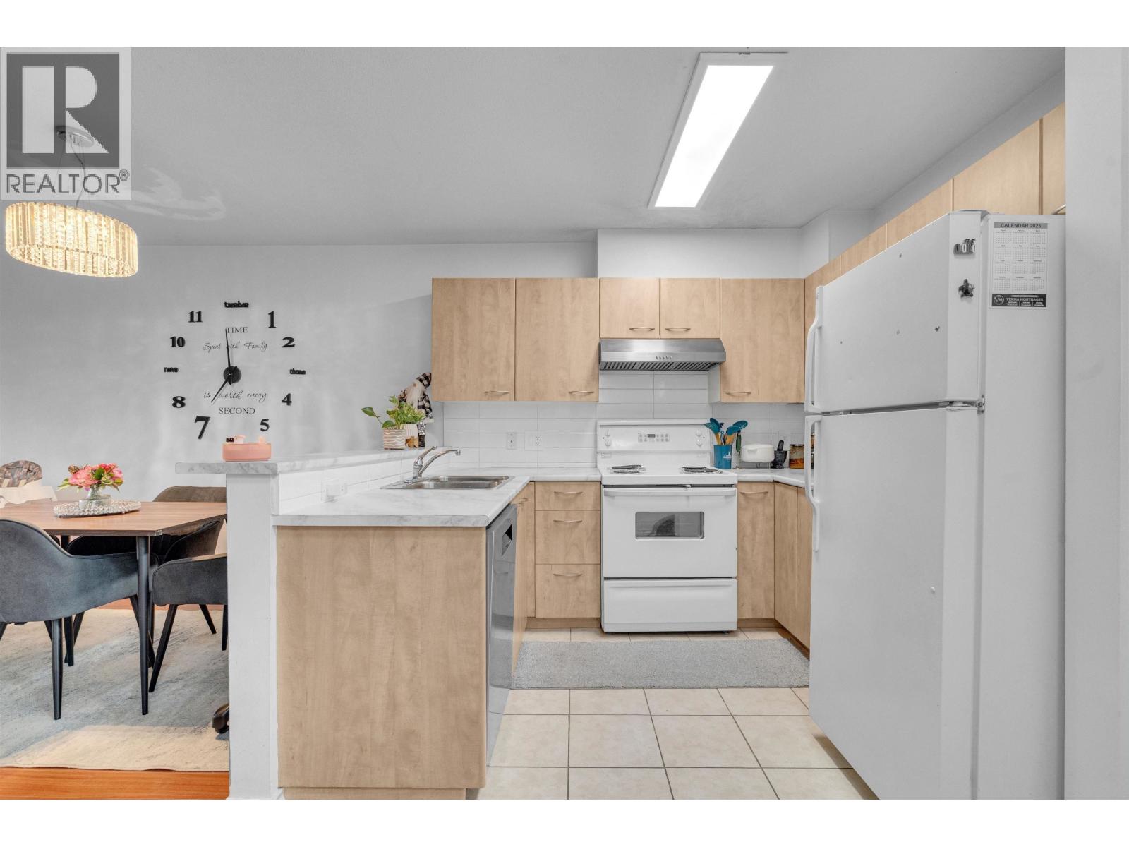 102 2973 Kingsway, Vancouver, British Columbia  V5R 5J4 - Photo 8 - R3085175