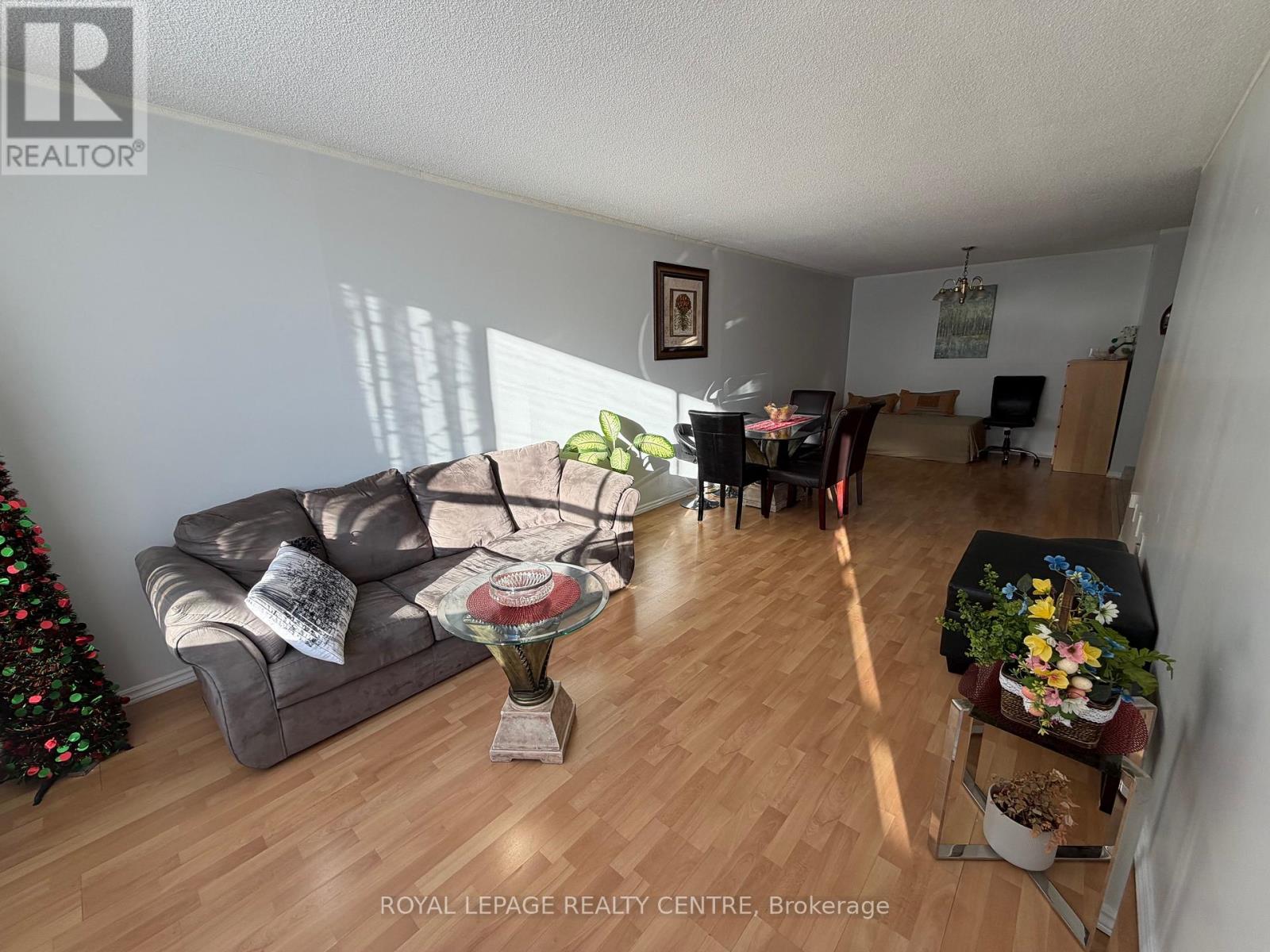 209 - 340 Dixon Road, Toronto, Ontario  M9R 1T1 - Photo 5 - W12751064