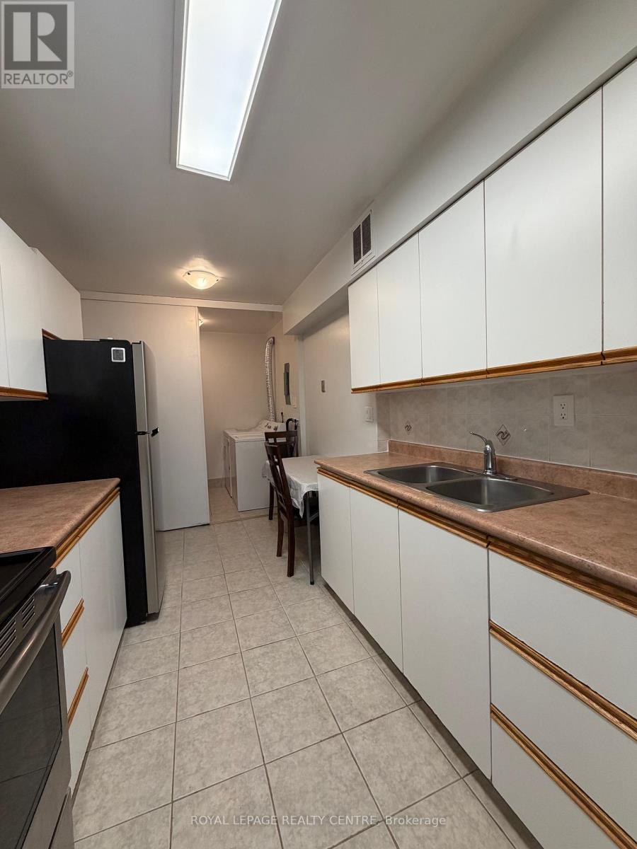 209 - 340 Dixon Road, Toronto, Ontario  M9R 1T1 - Photo 6 - W12751064