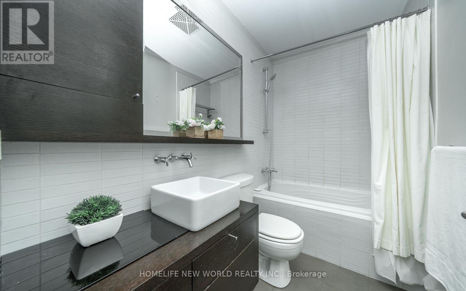 303 - 1 St Johns Road, Toronto, Ontario  M6P 4C7 - Photo 20 - W12751100