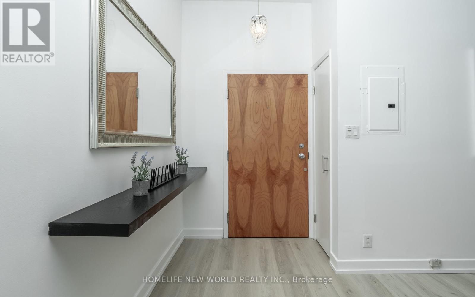 303 - 1 St Johns Road, Toronto, Ontario  M6P 4C7 - Photo 4 - W12751100