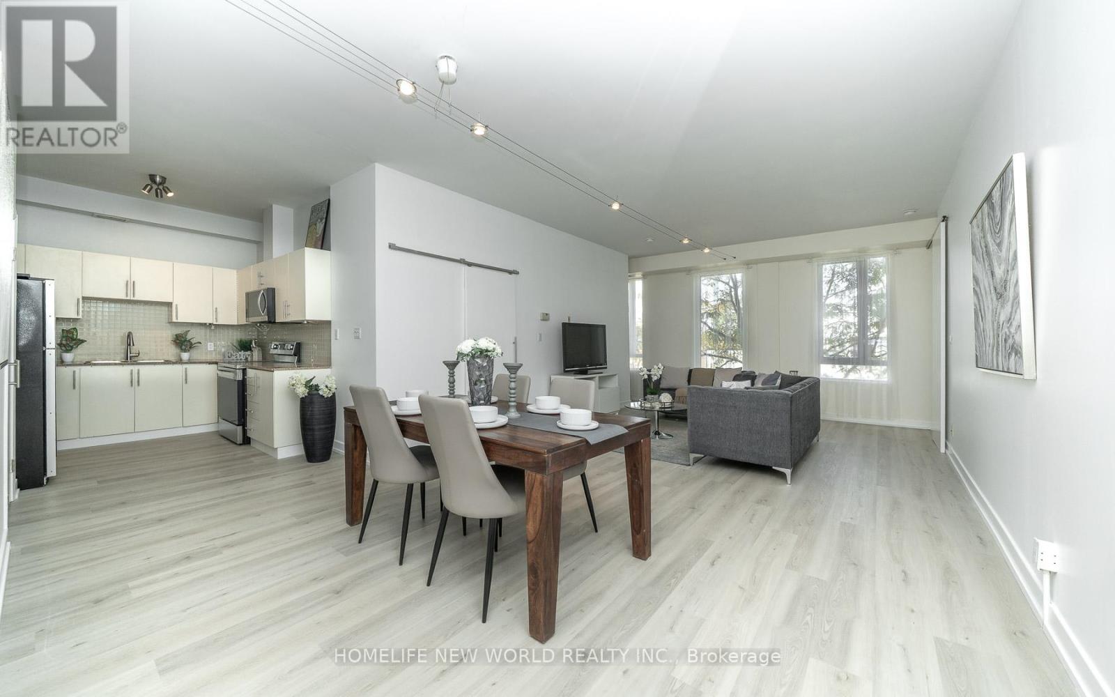 303 - 1 St Johns Road, Toronto, Ontario  M6P 4C7 - Photo 5 - W12751100