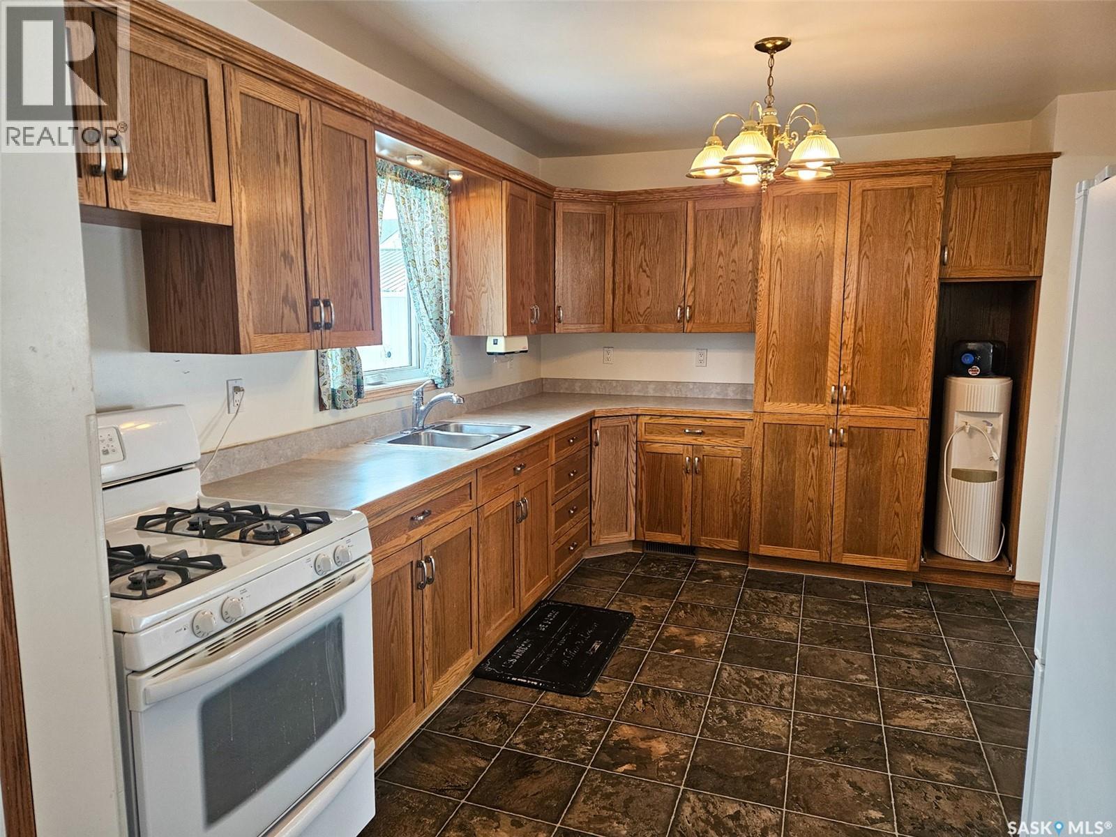 248 Banner Street, Pennant, Saskatchewan  S0N 1X0 - Photo 3 - SK027823