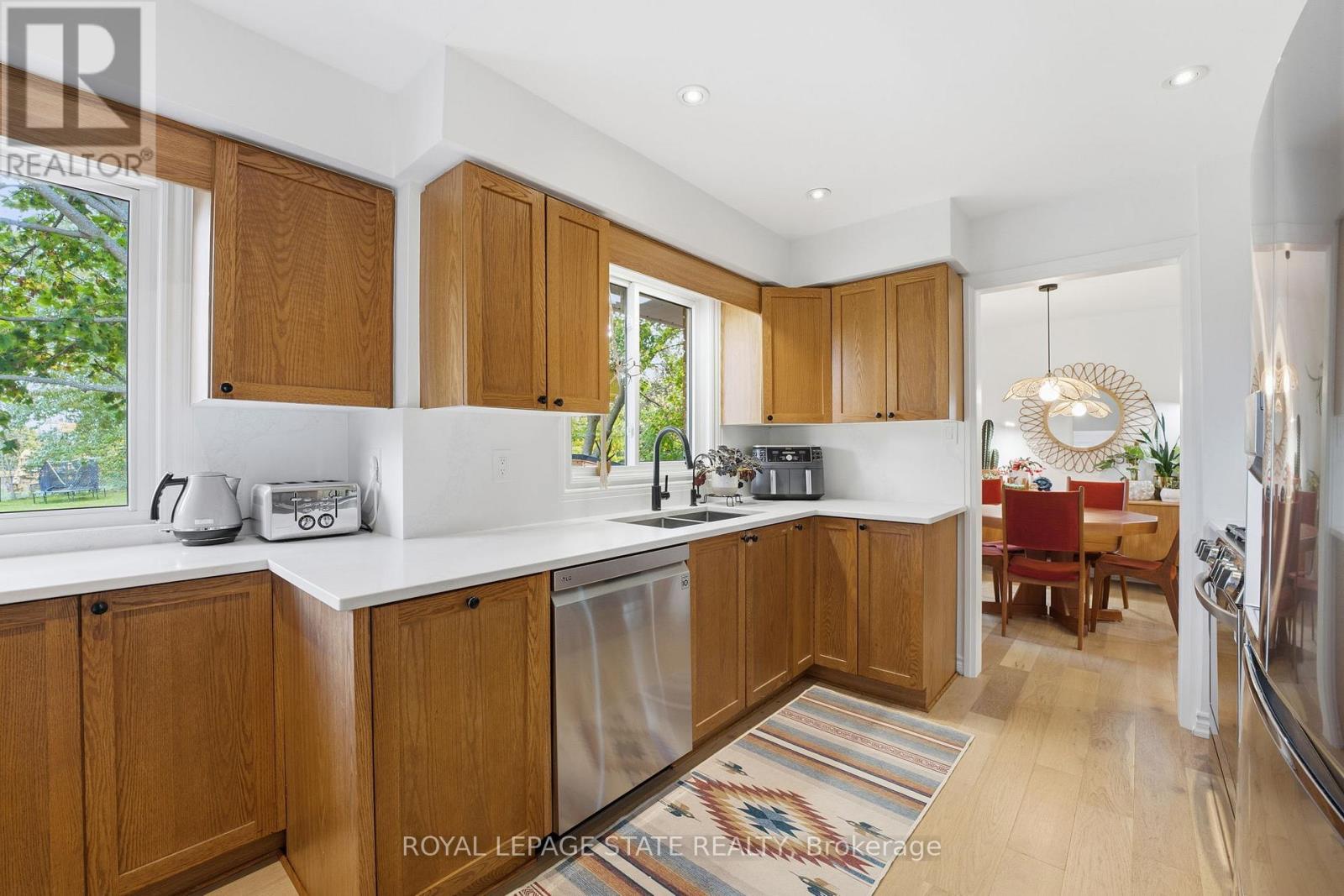 348 Sydenham Road, Hamilton, Ontario  L9H 5E2 - Photo 9 - X12751082