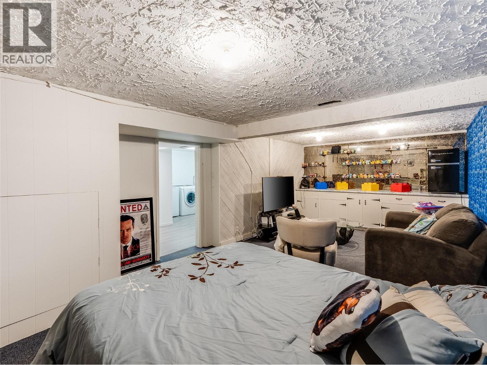 550 6th Avenue, Castlegar, British Columbia V1N 1T7 - Photo 35 - 10374065