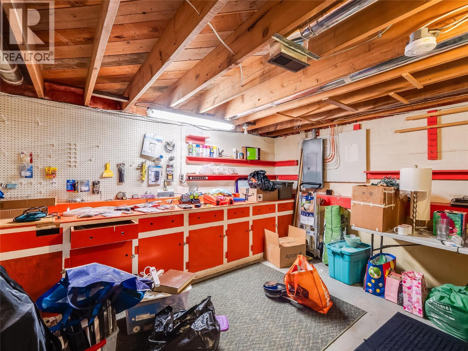 550 6th Avenue, Castlegar, British Columbia V1N 1T7 - Photo 38 - 10374065