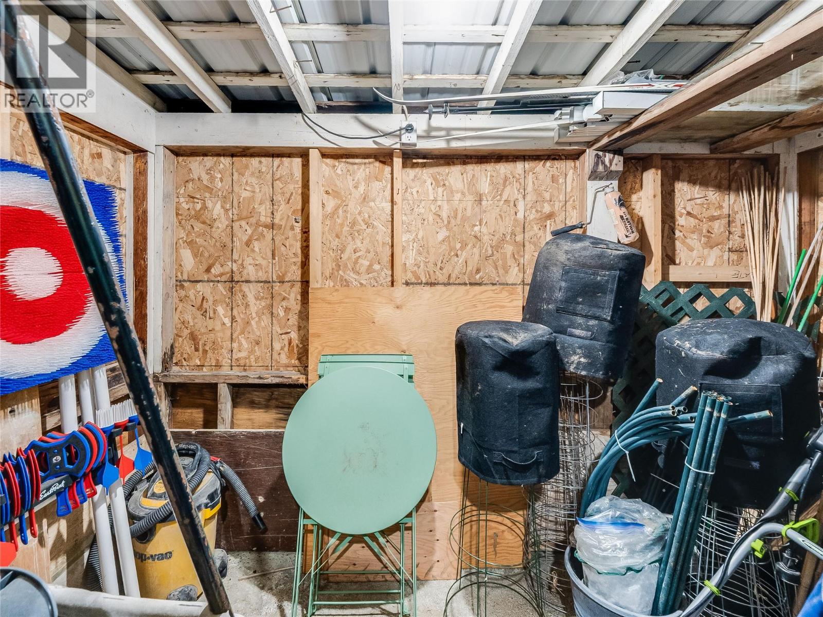 550 6th Avenue, Castlegar, British Columbia V1N 1T7 - Photo 46 - 10374065