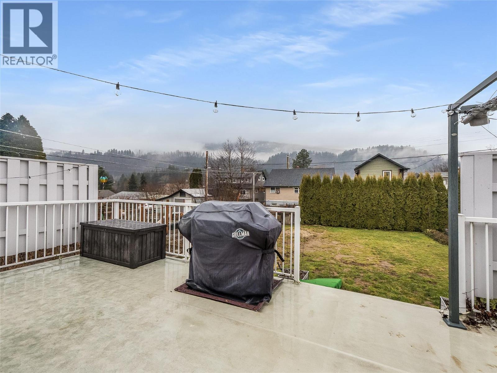 550 6th Avenue, Castlegar, British Columbia V1N 1T7 - Photo 51 - 10374065