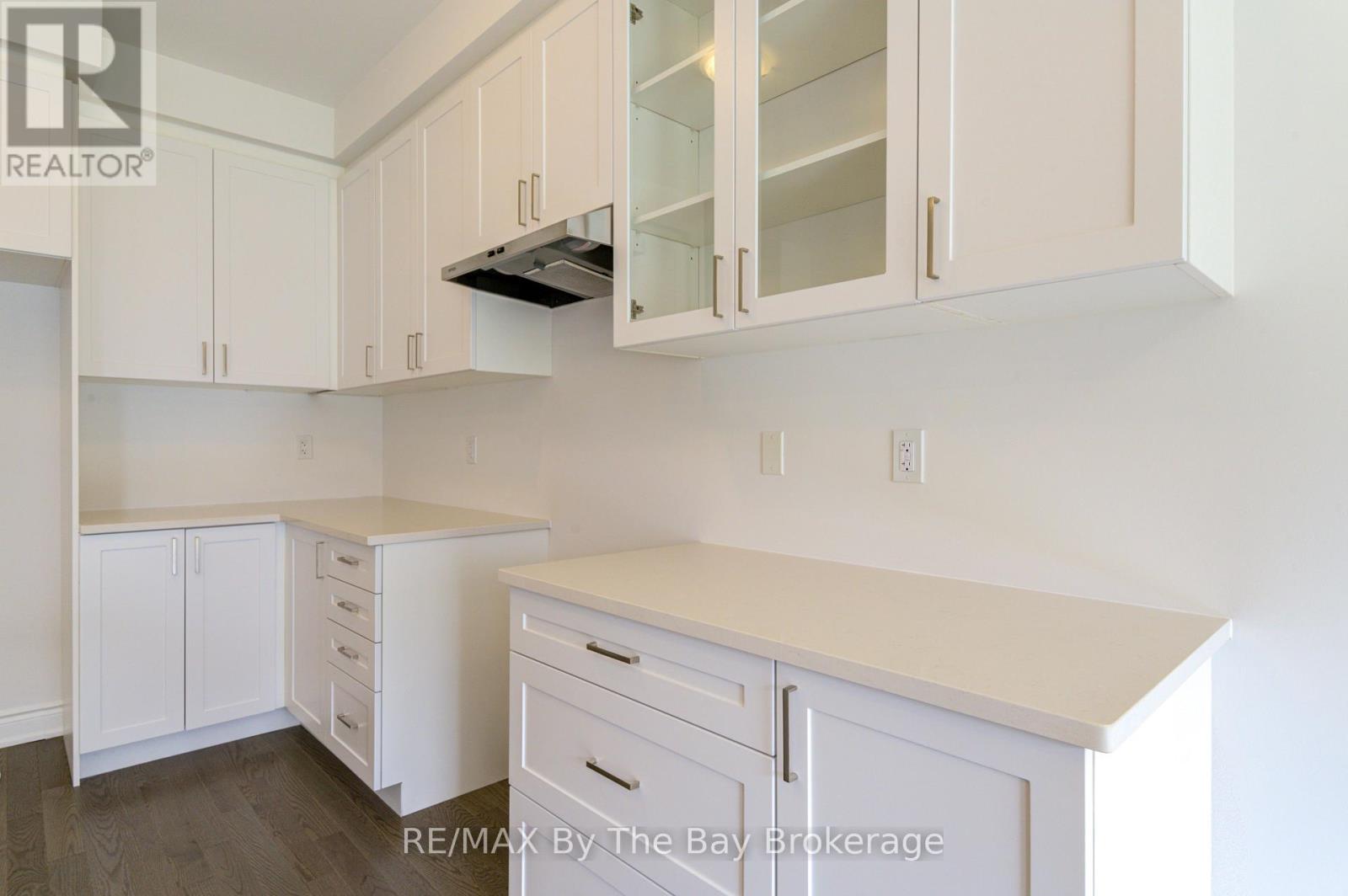 28 Autumn Drive, Wasaga Beach, Ontario  L9Z 0K7 - Photo 8 - S12751166