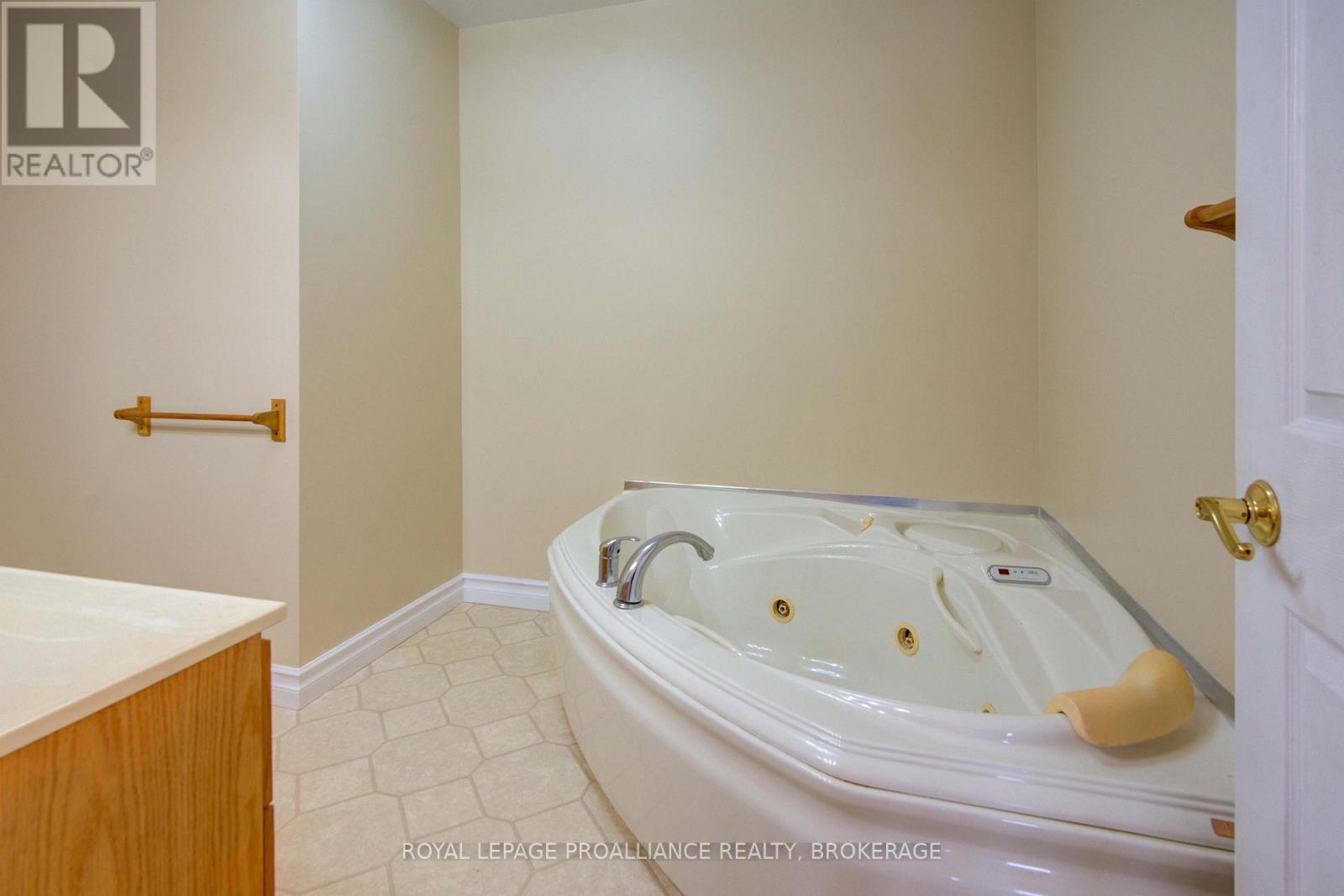 9727 Highway 42, Rideau Lakes, Ontario  K0G 1X0 - Photo 28 - X12751278