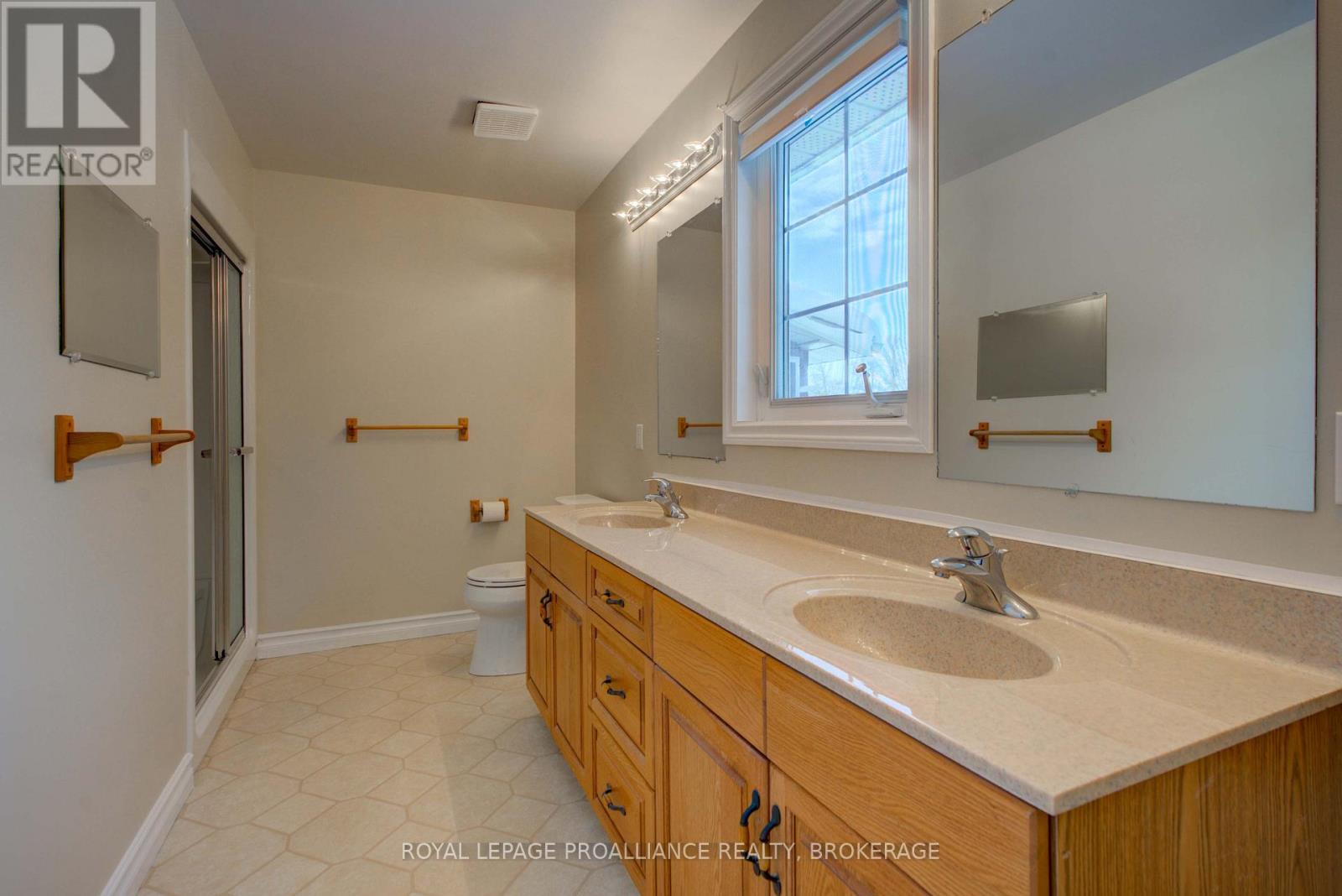 9727 Highway 42, Rideau Lakes, Ontario  K0G 1X0 - Photo 38 - X12751278