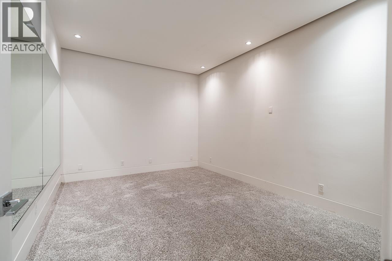 7329 Braeside Drive, Burnaby, British Columbia  V5A 1G2 - Photo 30 - R3085556