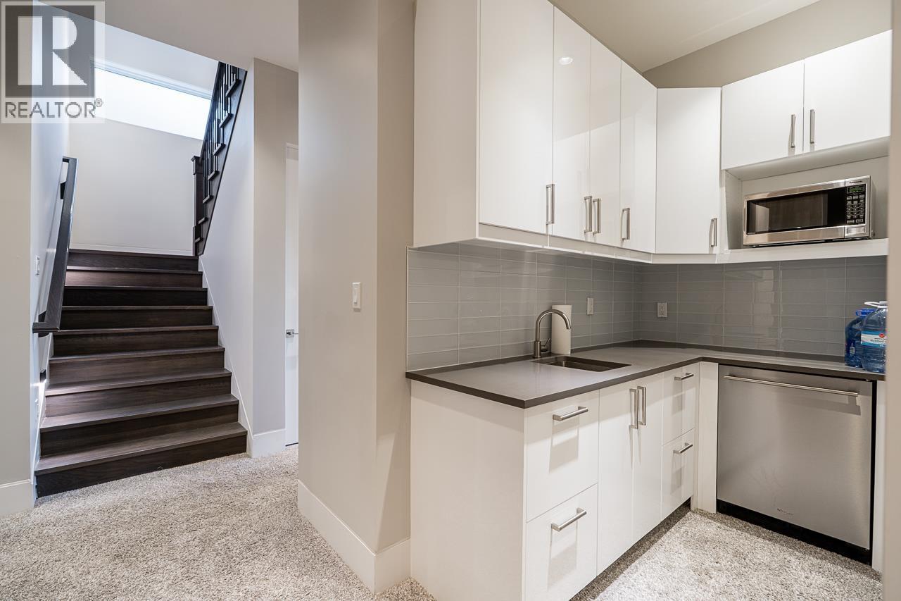 7329 Braeside Drive, Burnaby, British Columbia  V5A 1G2 - Photo 26 - R3085556